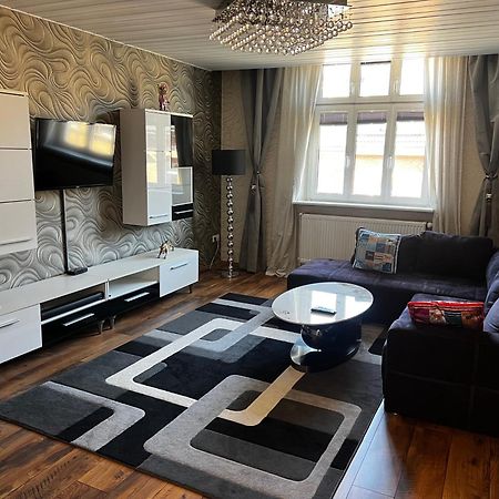 Schoenes City-Apartment Im Zentrum Mit Balkon Hof  Eksteriør bilde