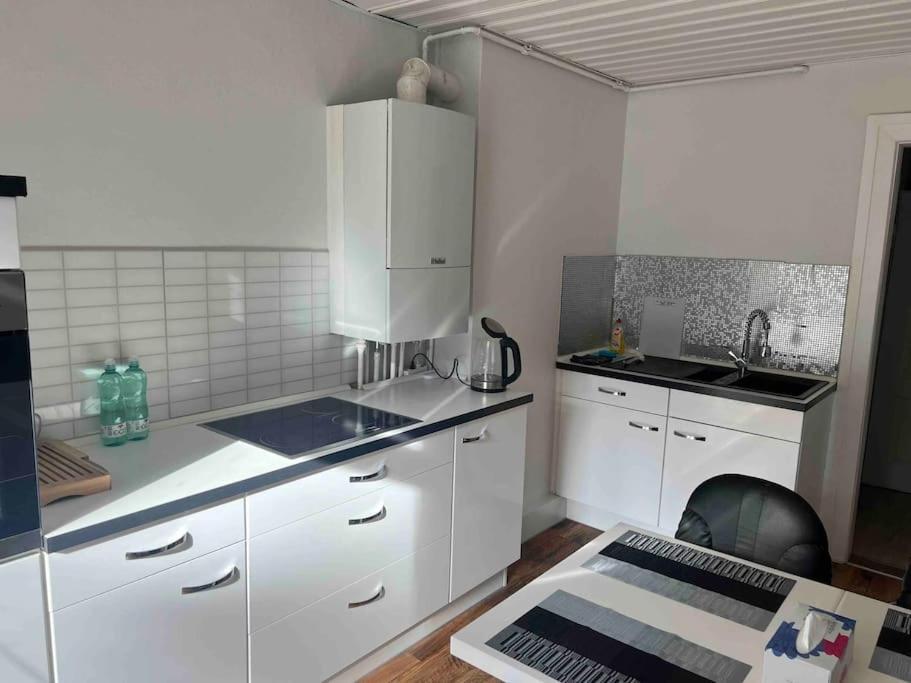 Schoenes City-Apartment Im Zentrum Mit Balkon Hof  Eksteriør bilde