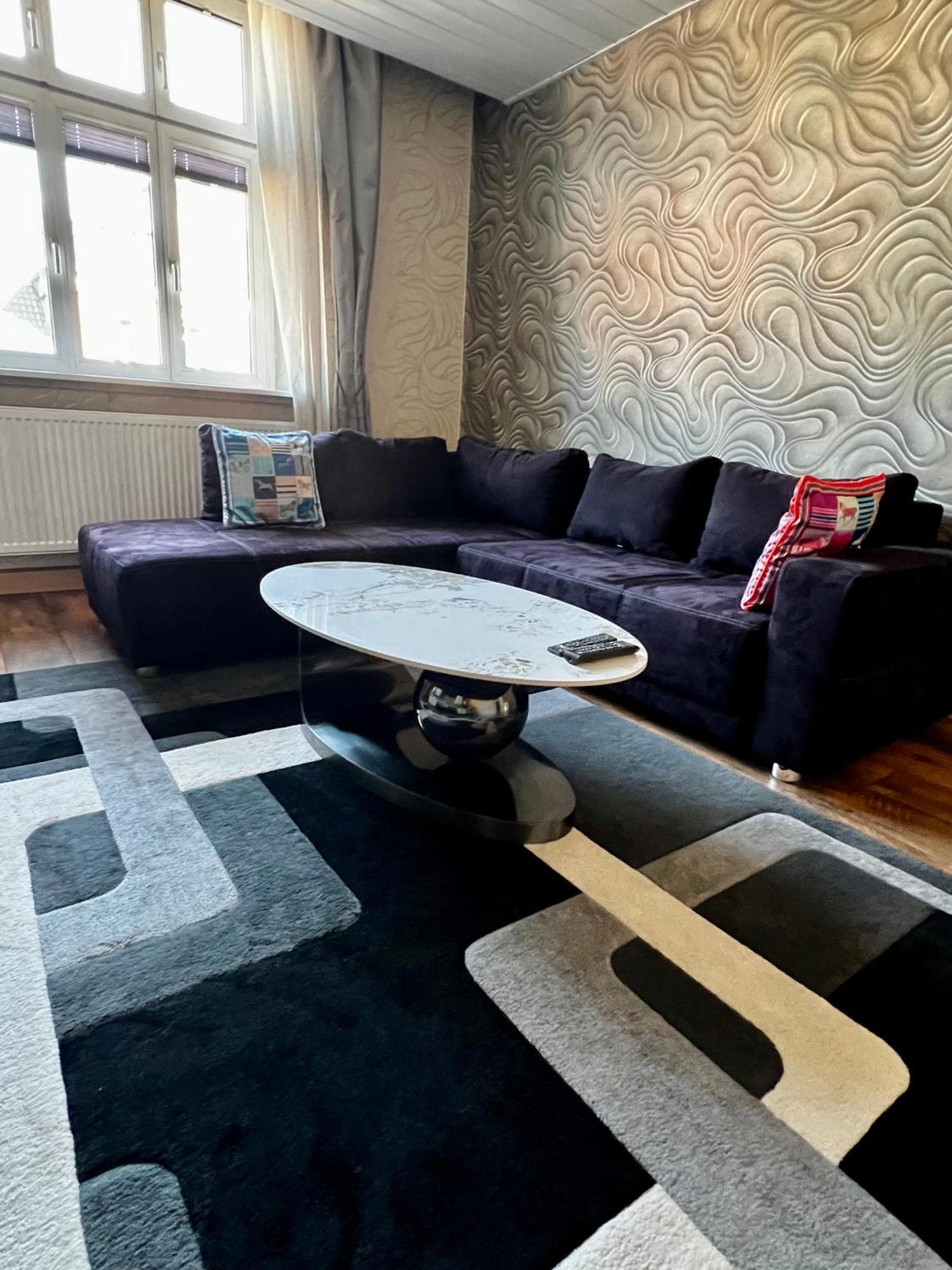 Schoenes City-Apartment Im Zentrum Mit Balkon Hof  Eksteriør bilde